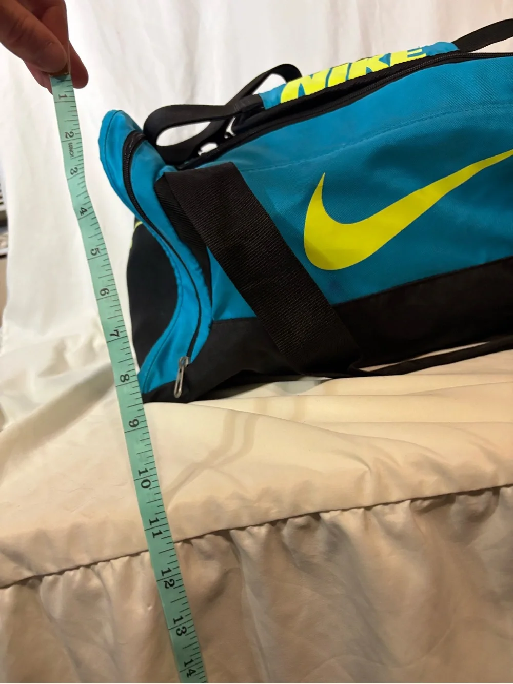 Nike Men’s Blue & Neon Yellow Duffel Bag With Side Pockets and Shoulder Strap